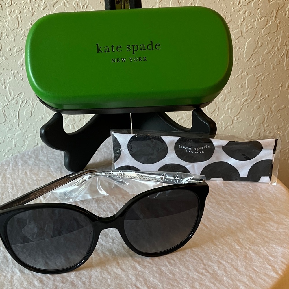 Kate Spade: Black Kimberlyn Cat Eye Sunglasses- Case & Cleaning Cloth